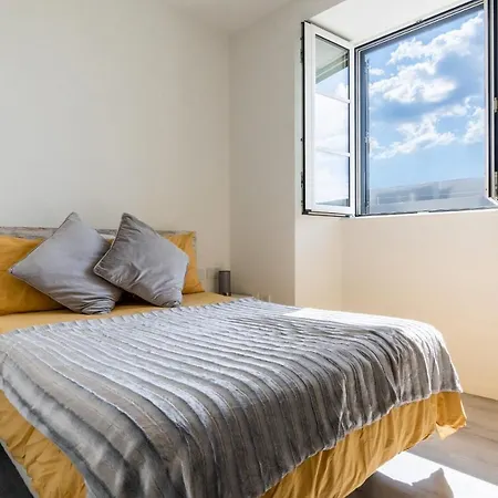 Sylvian Suites18-hosted By Sweetstay